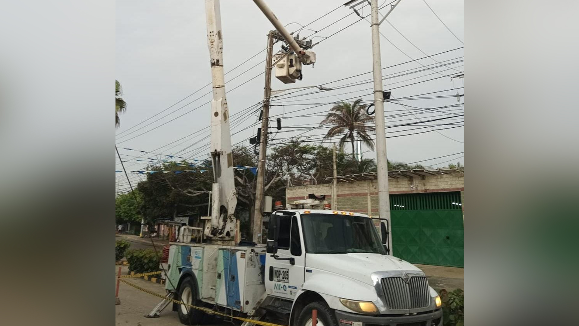 Trabajos de Air-e en un sector de la ciudad de Barranquilla