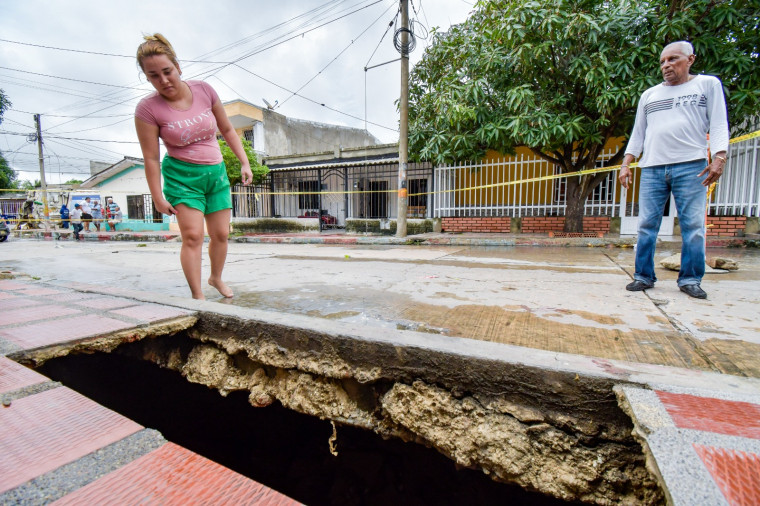 La socavación por la que cayó la mujer