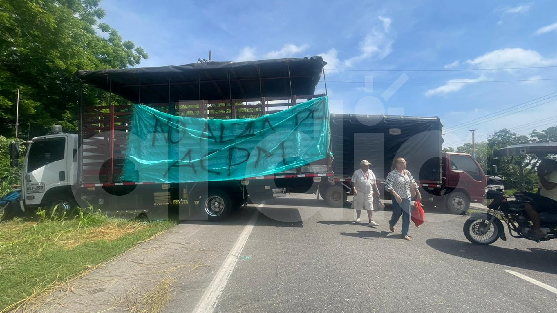 Bloqueo en Sabanagrande.