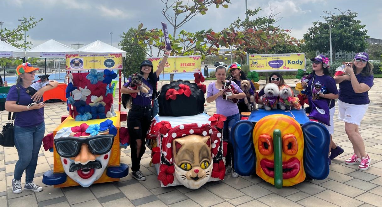 Mascotas en carrozas para el Carnaval Pet Lovers 2025.