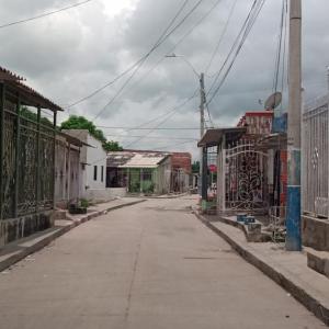 En esta calle del barrio Santo Domingo se produjo el ataque a bala.