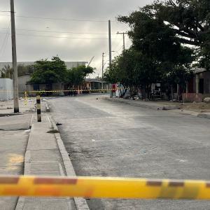 Así luce en la mañana de este lunes el lugar donde fue cometido el crimen