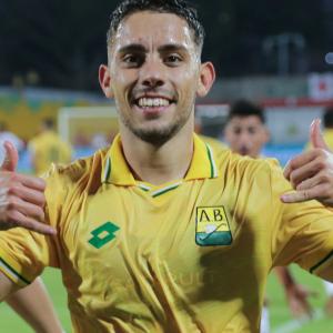 Gonzalo Lencina celebrando un gol con la camiseta de Bucaramanga