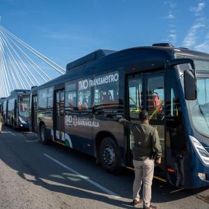 Nuevos buses de Transmetro.