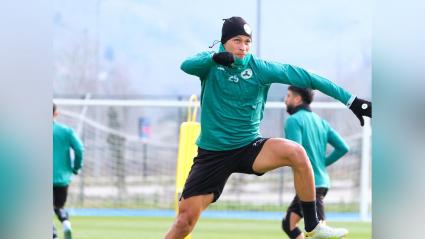 Alexis Pérez durante un entrenamiento