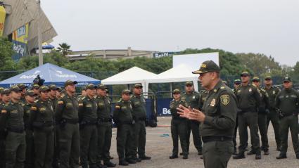 Los uniformados estarán cubriendo no solo el estadio, sino también las sedes de los equipos y sus recorridos antes, durante y después del partido.