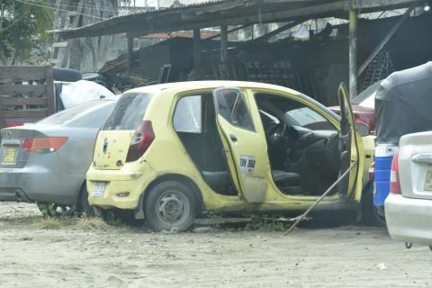 Taxi donde falleció Gustavo Polo en Costa Hermosa.