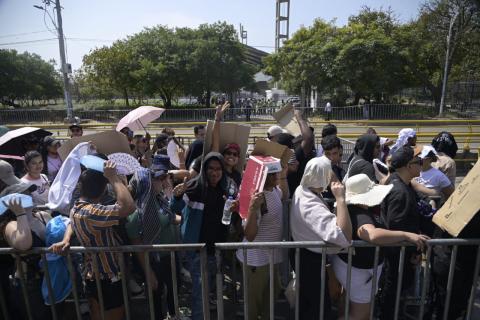 Fans de Shakira en las filas.